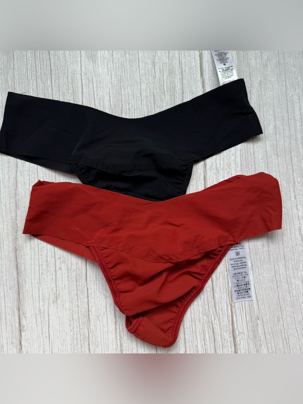 Breathe V-Cut Thongs Hanky Panky Size XS